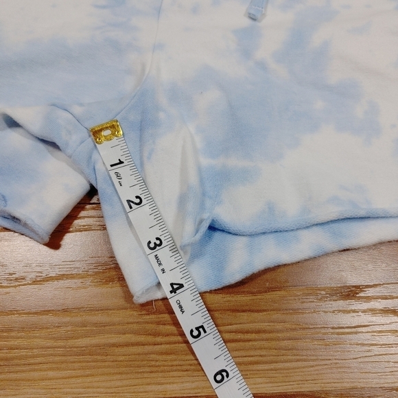 AR-33 Blue Tie Dye Sweatshirt & Short Set Large - Picture 8 of 14
